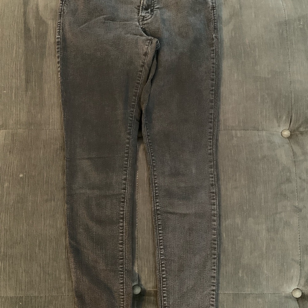 Pre-worn Women’s Old Navy skinny/stretchy jeans Size 2